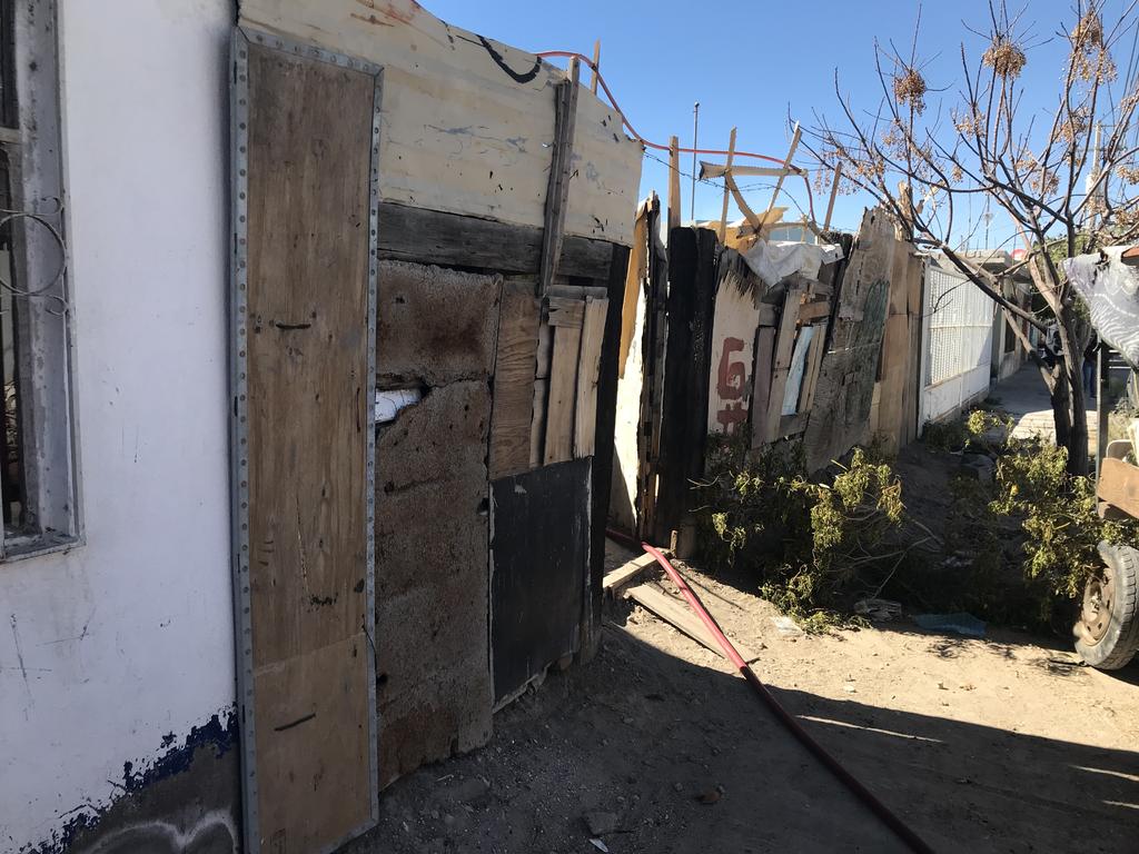 Bomberos de Torreón se movilizan por reporte de incendio en jacal