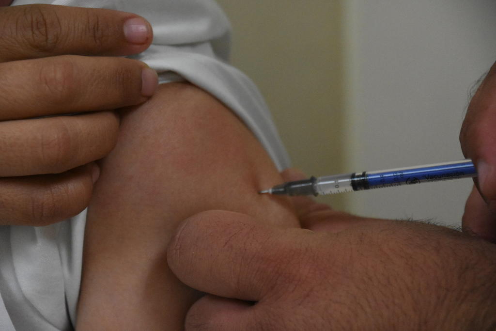 Inicia aplicación de vacuna de refuerzo en Monclova