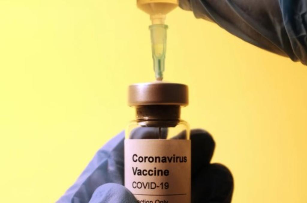 Estudio revela que personas vacunadas pueden propagar el COVID