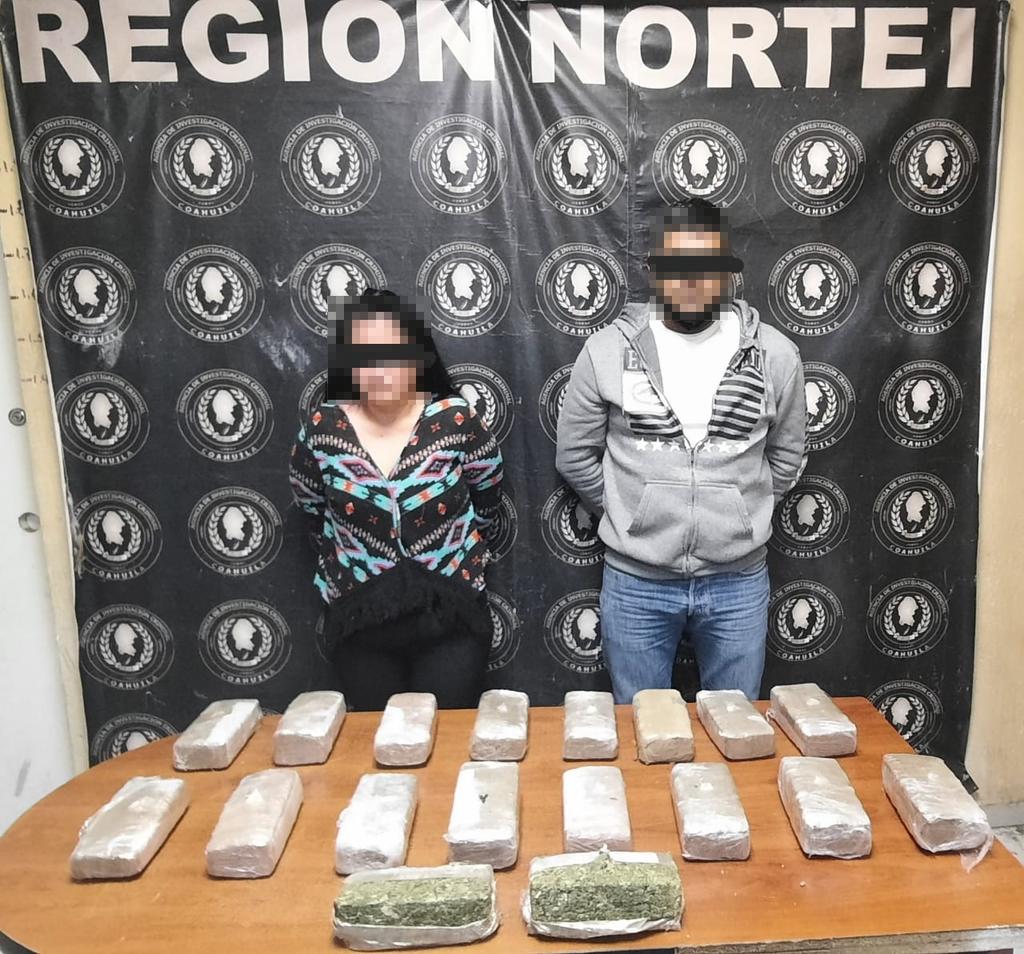 Detienen a pareja con 10 kilos de marihuana en Piedras Negras