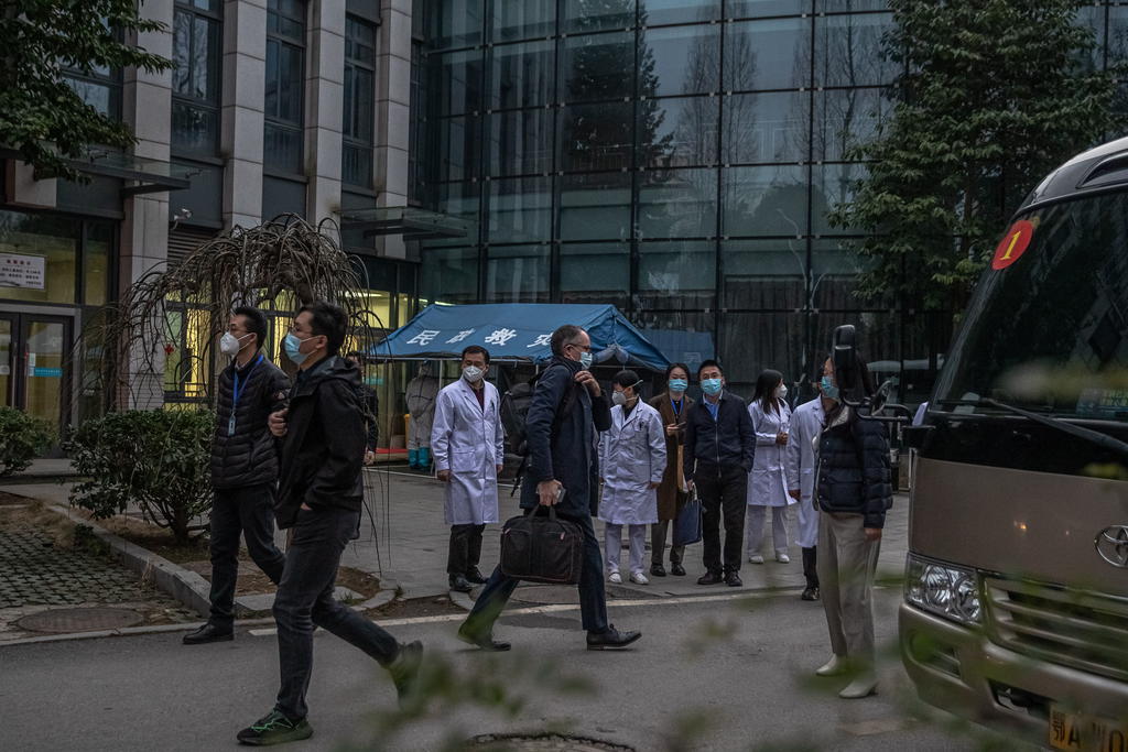 OMS visita hospital de Wuhan que trató primeros casos de COVD