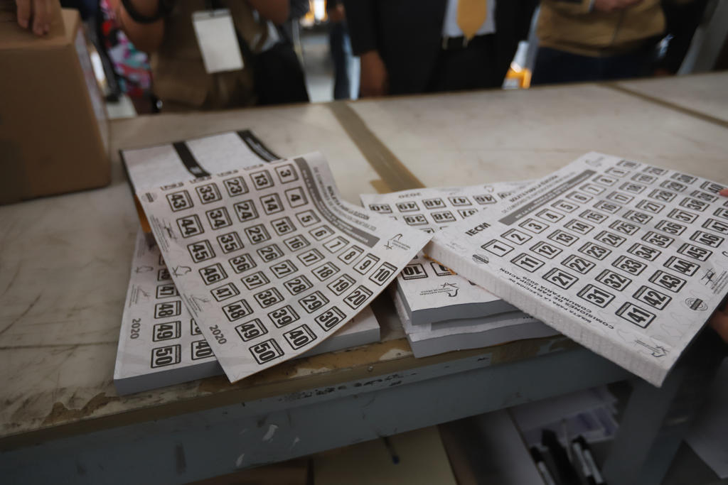 Avala INE boletas  para votos en el exterior y de casillas especiales
