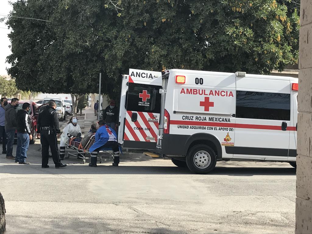 Sexagenario resulta lesionado en Torreón tras accidente de motocicleta