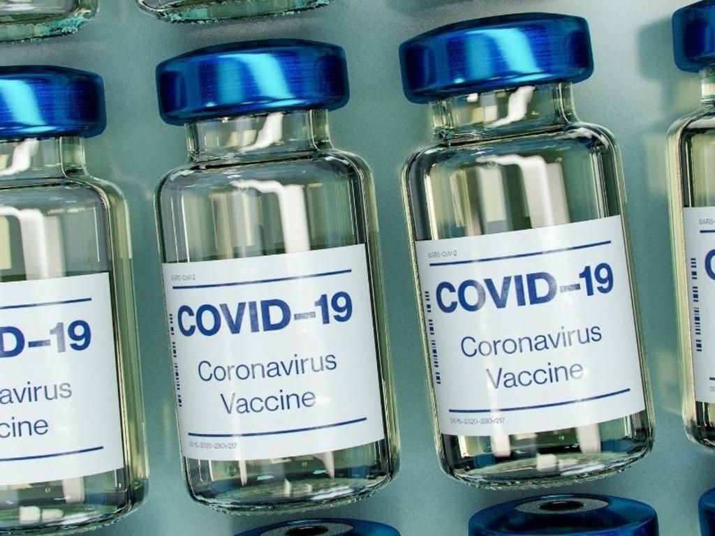 Empleado destruye ‘por error’ mil 160 vacunas COVID