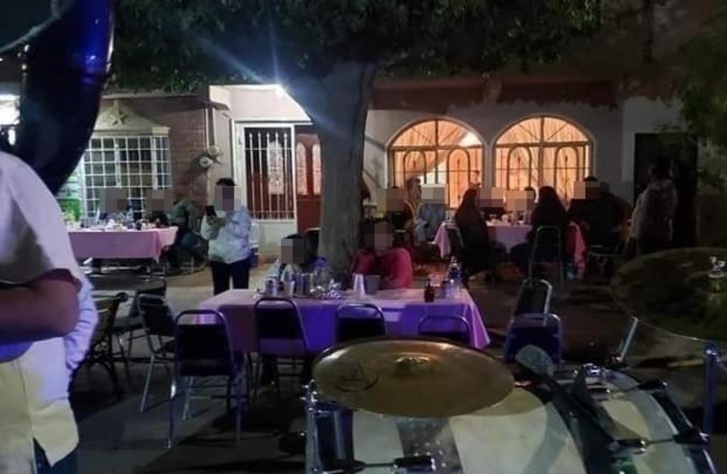 Dispersan festejos en vía pública de Torreón y aplican actas a negocios