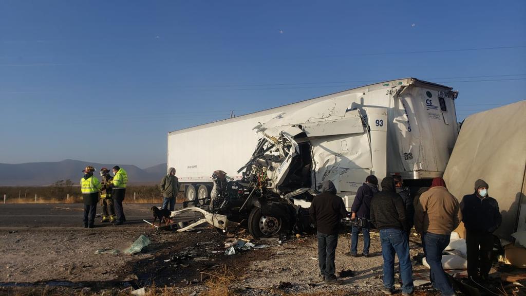 Tras accidente en la Saltillo-Zacatecas, conductor termina prensado