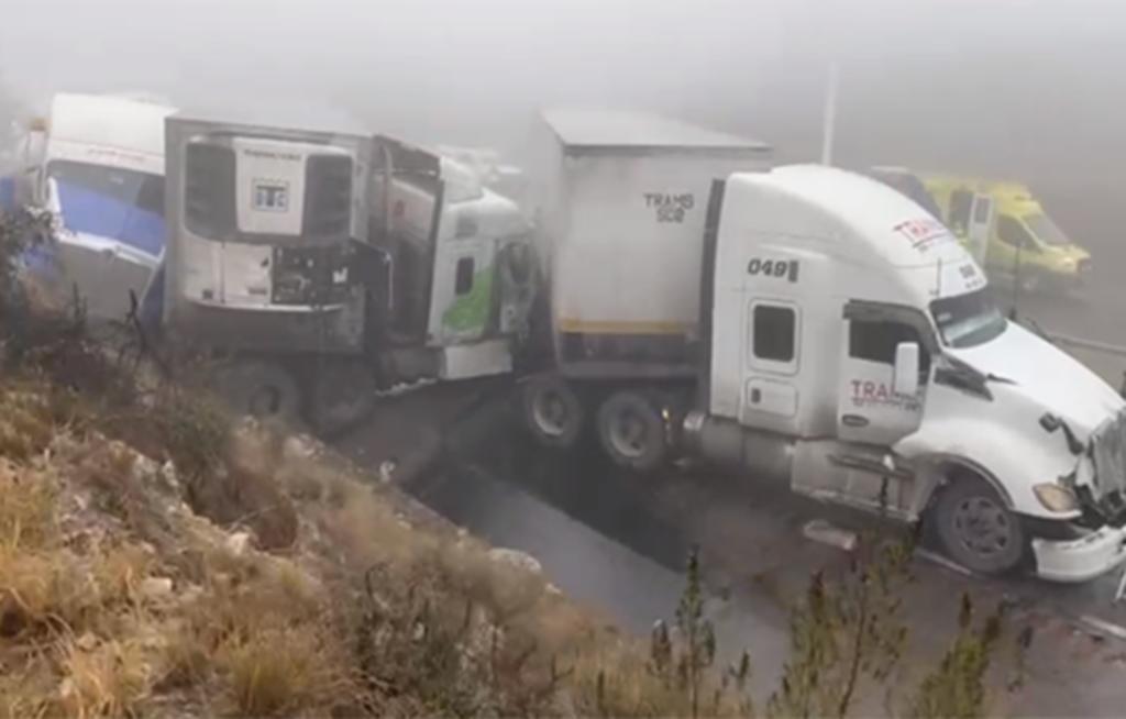 Carambola en la autopista Monterrey-Saltillo deja 3 lesionados