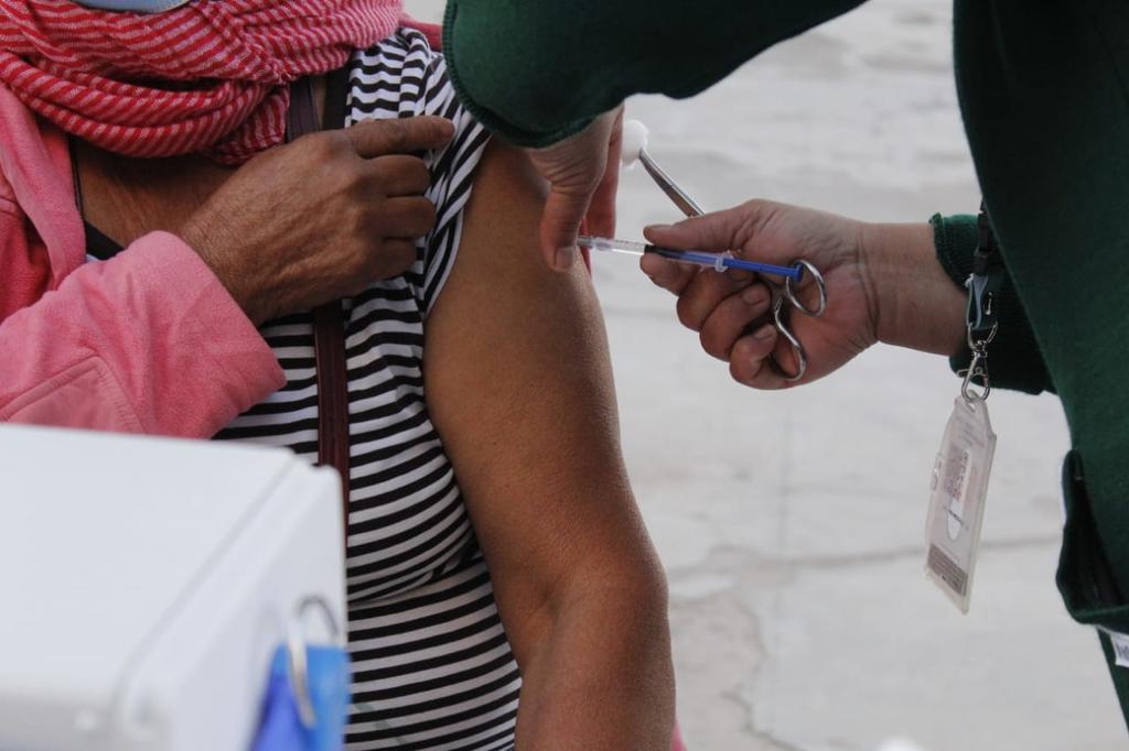 Cuestiona alcalde de Torreón logística de vacunación del Gobierno Federal