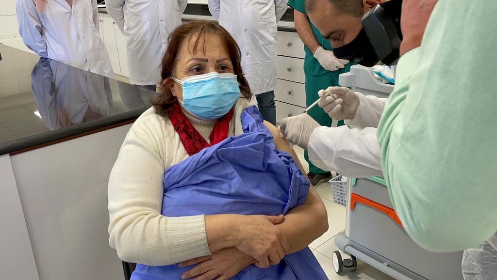 Impide Israel envío de vacunas contra COVID a Gaza