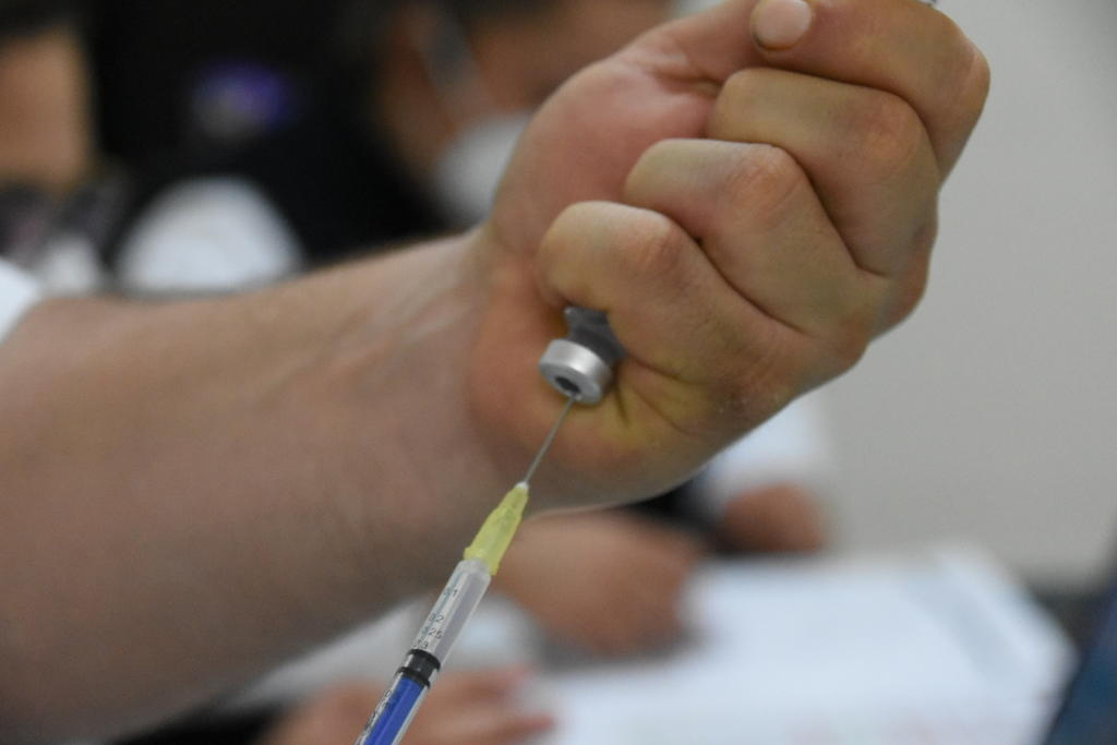 Arriban a región Norte de Coahuila vacunas contra COVID para adultos mayores