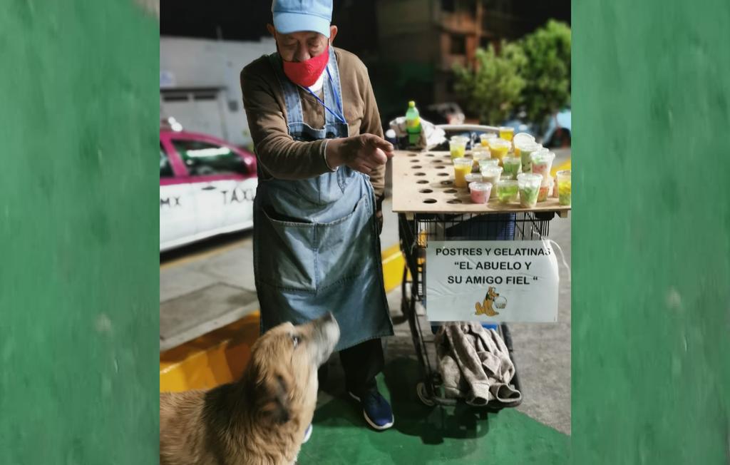 Apoyan a abuelito que vende gelatinas con su perro viralizándolo en redes