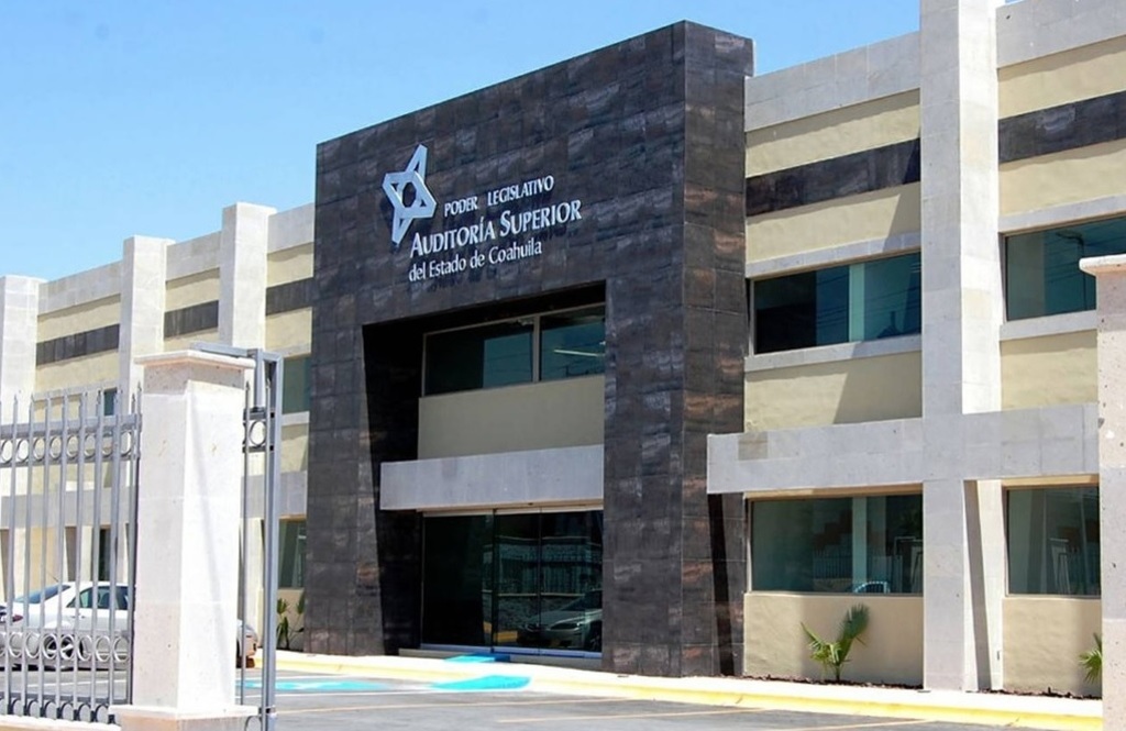 Universidad Autónoma de Coahuila gastó de más en nómina: informe