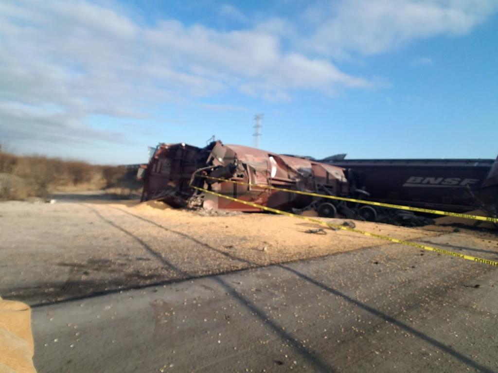 Descarrilan 11 vagones del ferrocarril en Nava