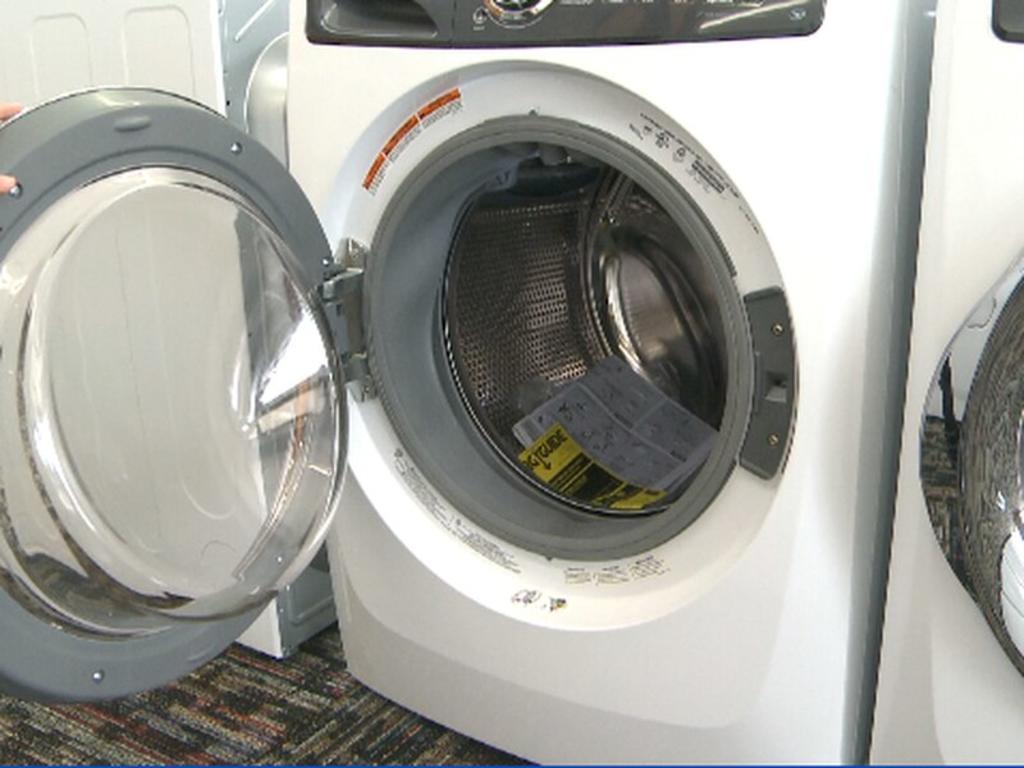 Niño pierde la vida por esconderse en una lavadora
