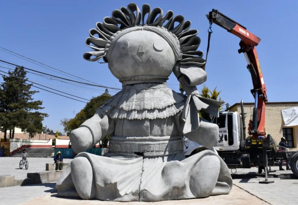Rinden tributo a las muñecas Lele con estatua gigante en Querétaro