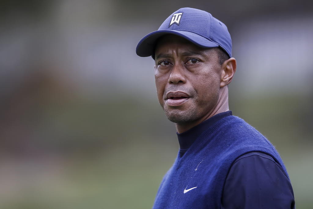 Reportan herido a Tiger Woods tras accidente en automóvil