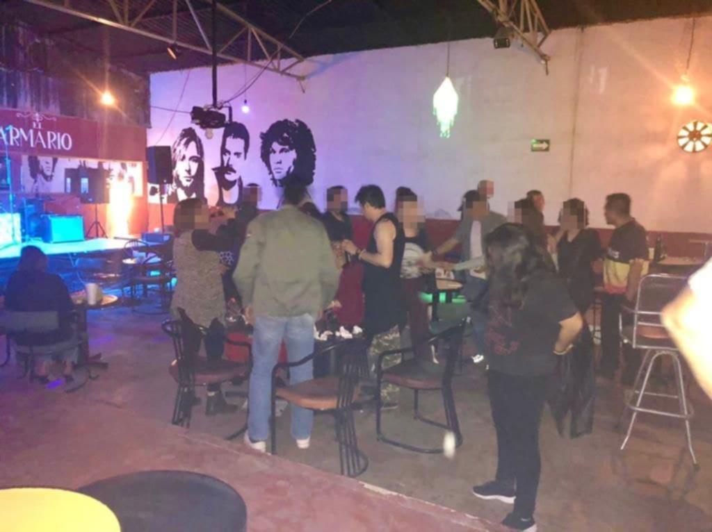 Dispersan reuniones y sancionan a restaurantes-bar en Torreón por violar medidas contra COVID