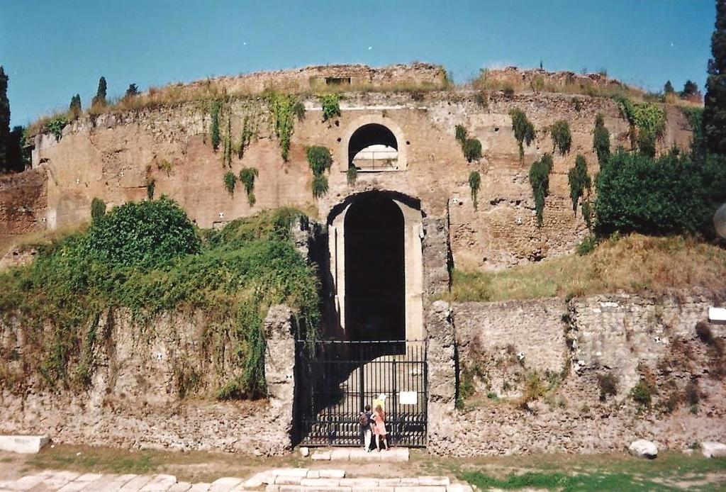 Tras 14 años, abren mausoleo de Augusto al público en Roma