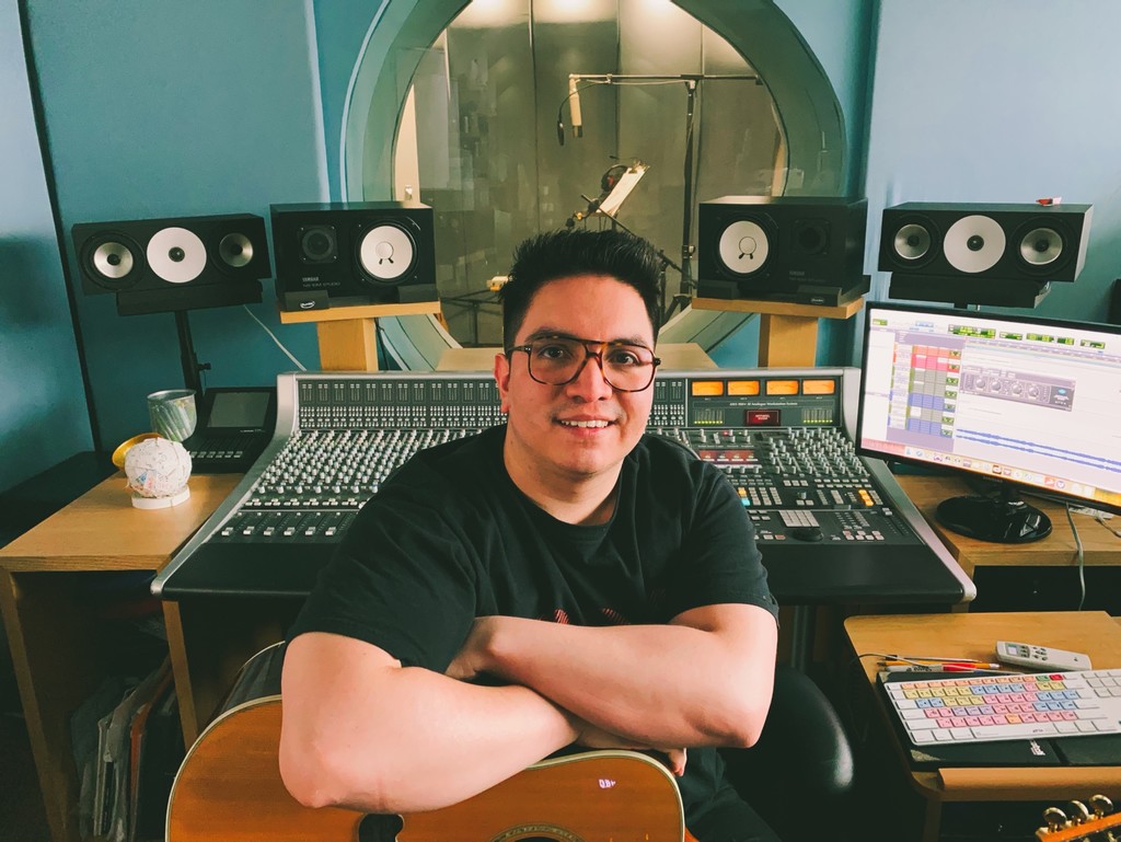 Lagunero Andrés Medellín destaca en la música
