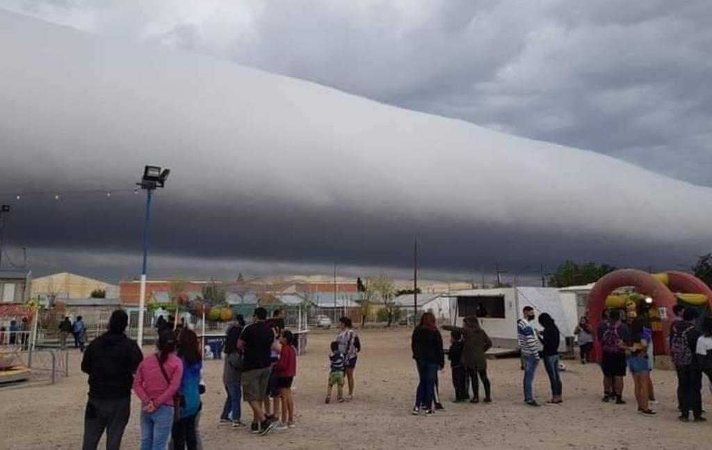 Captan 'sorprendente' nube tubular en Argentina