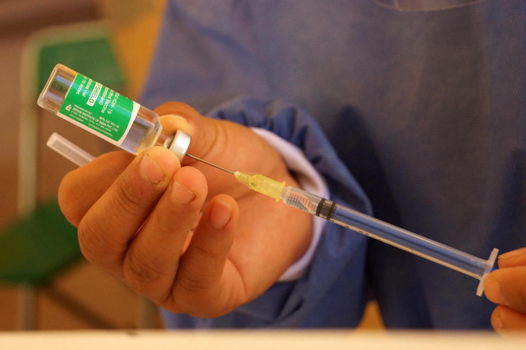 Demandan trabajadores de salud vacunación contra COVID en Istmo