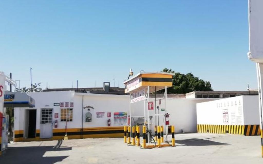 Asaltan gasera en Torreón y despojan a cliente de vehículo