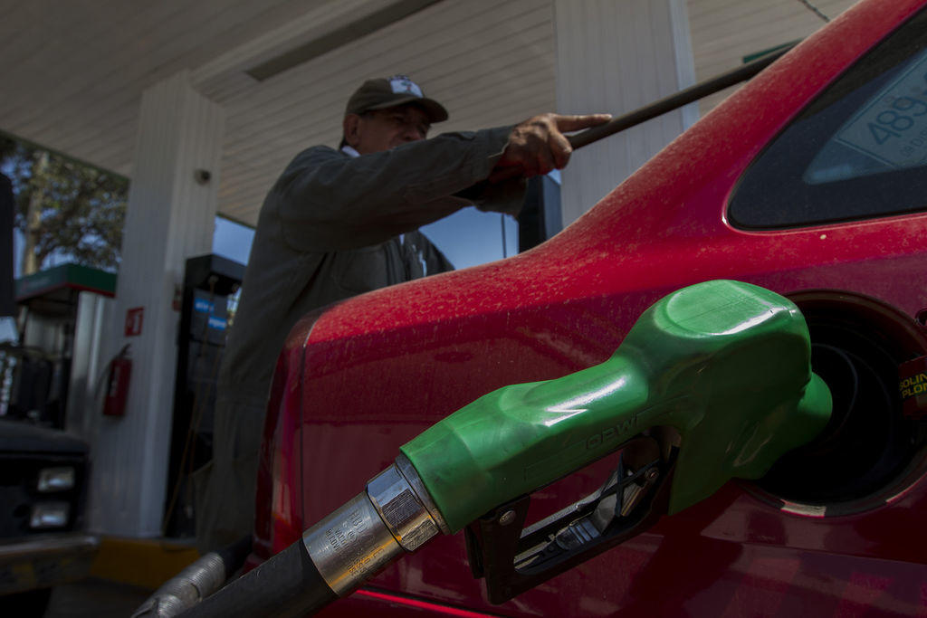 Escasez de combustible encarecerá la gasolina: Oyervides Rodríguez