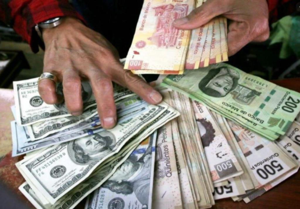 Dólar al mayoreo cotiza en menos de 21 pesos por primera vez en una semana