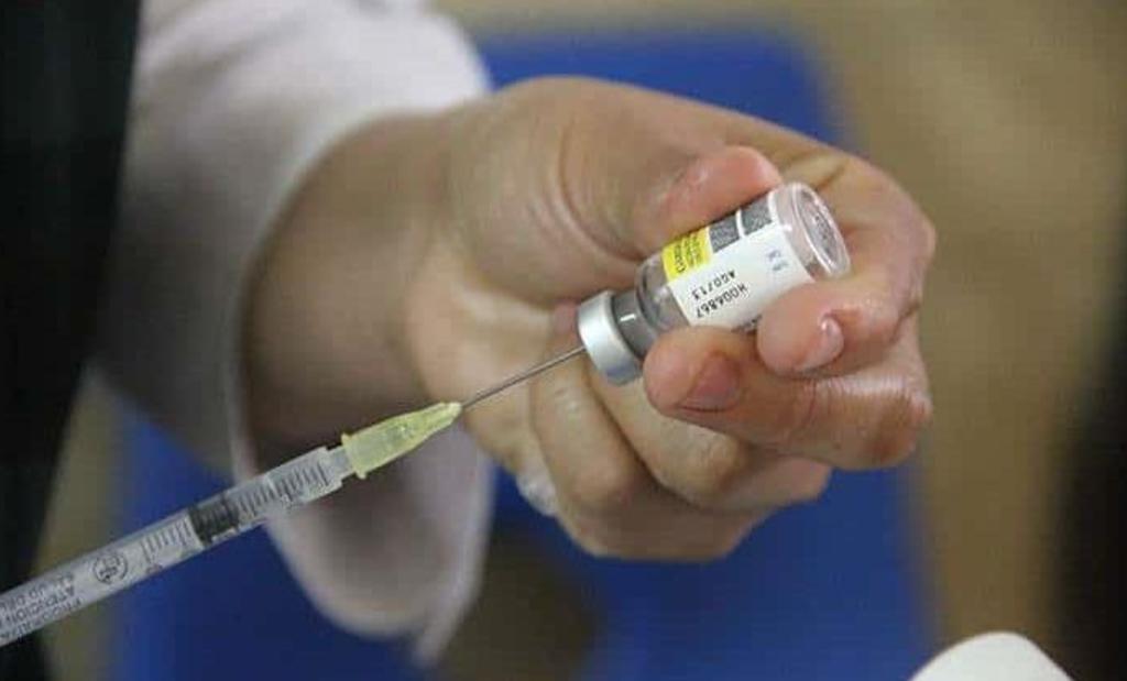 Vacunas contra el COVID no alcanzan para abuelitos en Querétaro