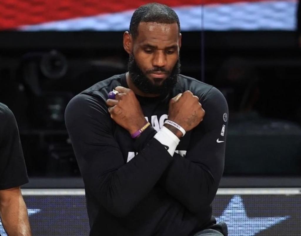 LeBron James se convierte en socio de Boston Red Sox