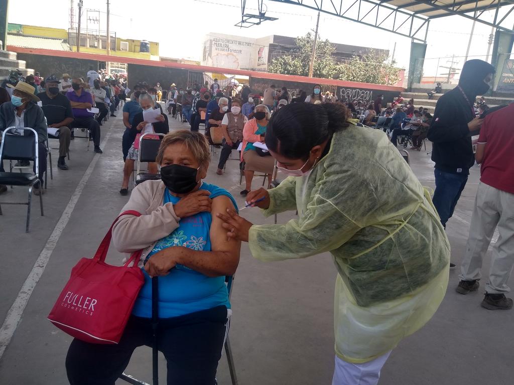 Solo 8.9 % de adultos mayores de La Laguna ha recibido vacuna contra COVID