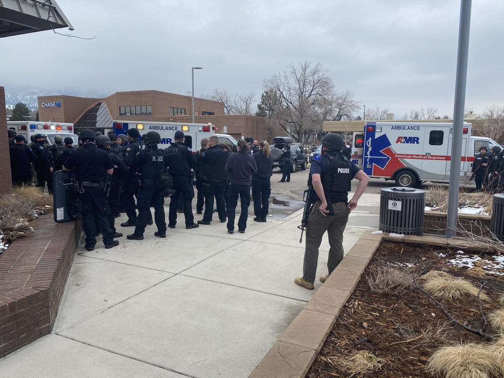 Tiroteo en Boulder deja al menos seis muertos, incluyendo un policía