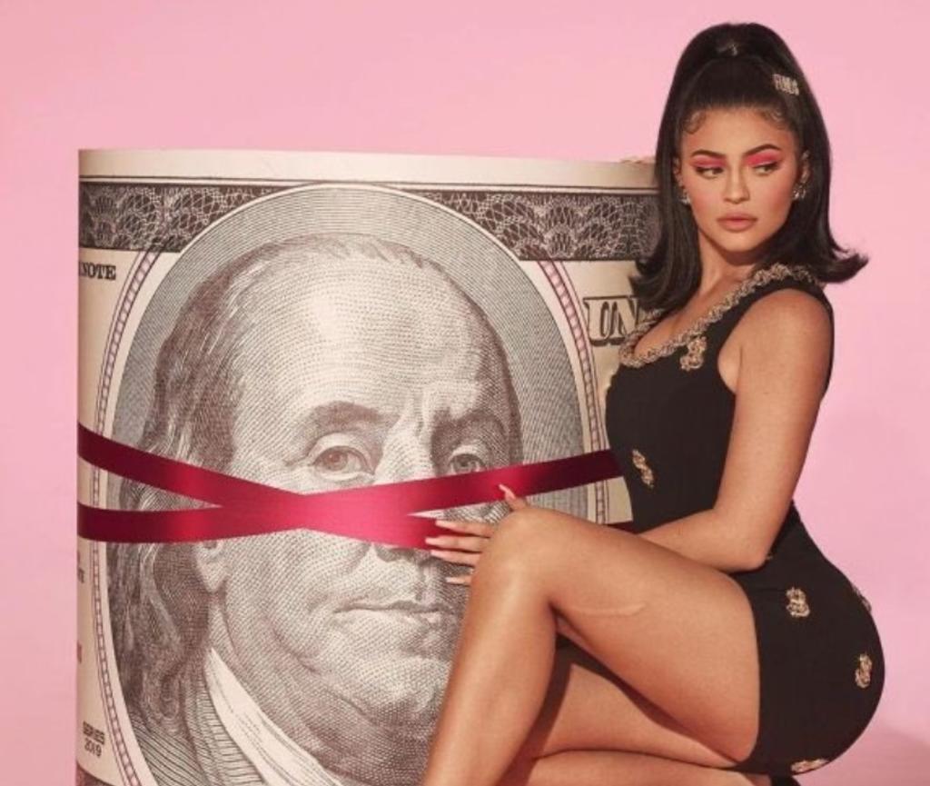 Tildan de 'tacaña' a Kylie Jenner por ser billonaria y pedir donativos
