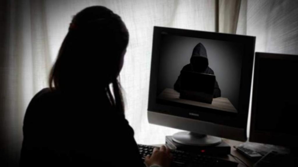 Por lo menos 7 de cada 10 mexicanos temen ser víctimas acoso cibernético