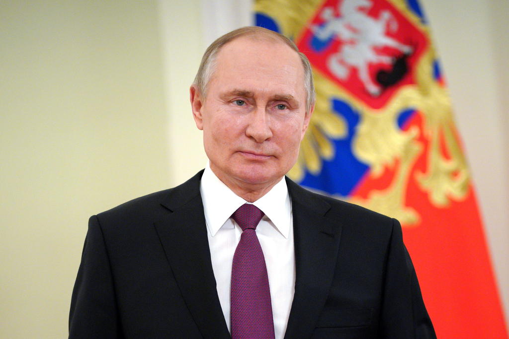 Presenta Putin 'malestares menores' tras vacunación contra COVID