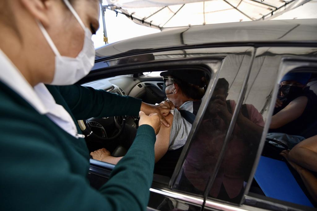Convocan en Torreón a adultos mayores de 75 años para vacunación contra COVID
