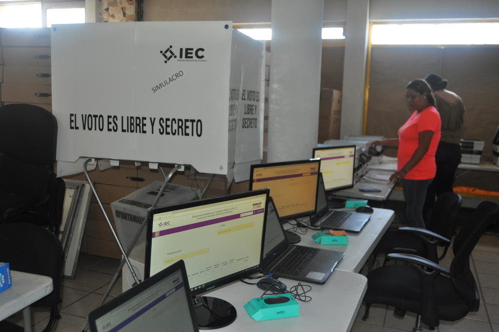 Esperan 10 aspirantes aval de IEC; van por alcaldía de Torreón
