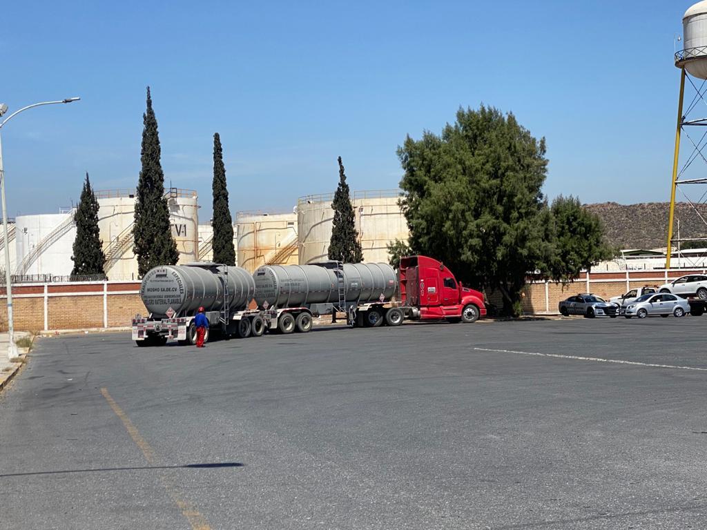 Aseguran pipa con 60 mil litros de combustible en Ramos Arizpe
