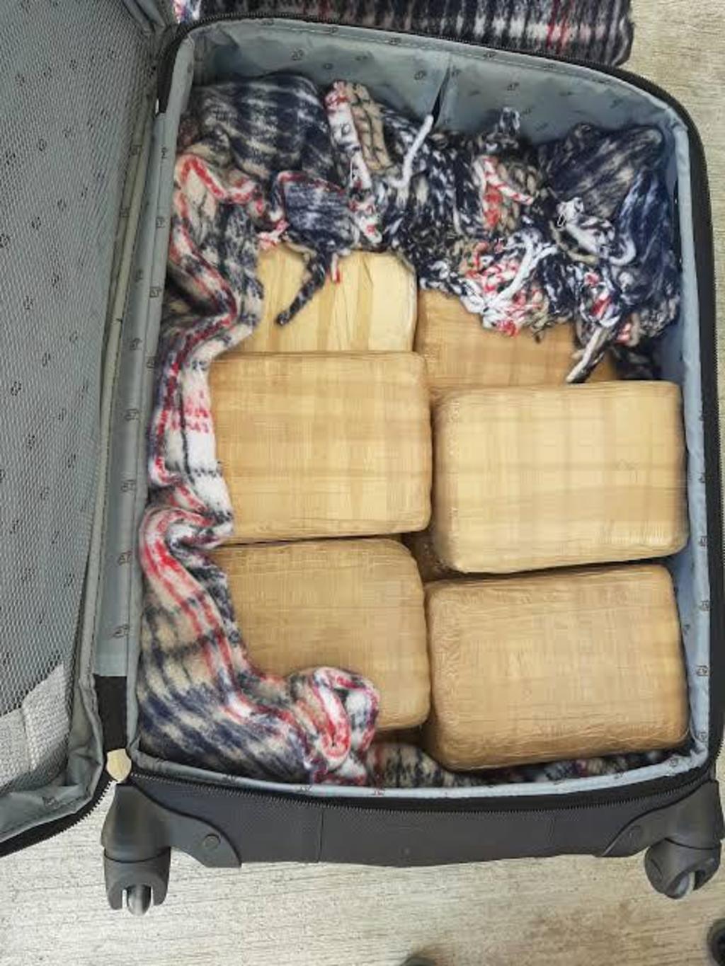 Decomisan 80 kilos de droga en autobús en carretera Saltillo-Zacatecas