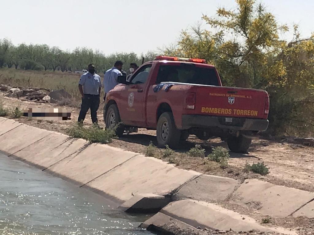 Ciclista muere ahogado al caer a canal de riego en Torreón