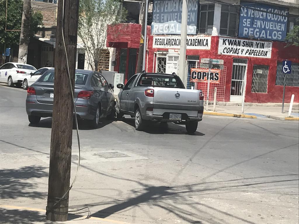 Se registra accidente vial en el Centro de Torreón