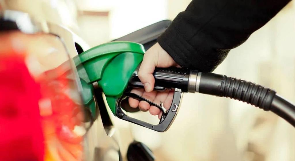 Encuentra las opciones más económicas de gasolina con estas apps