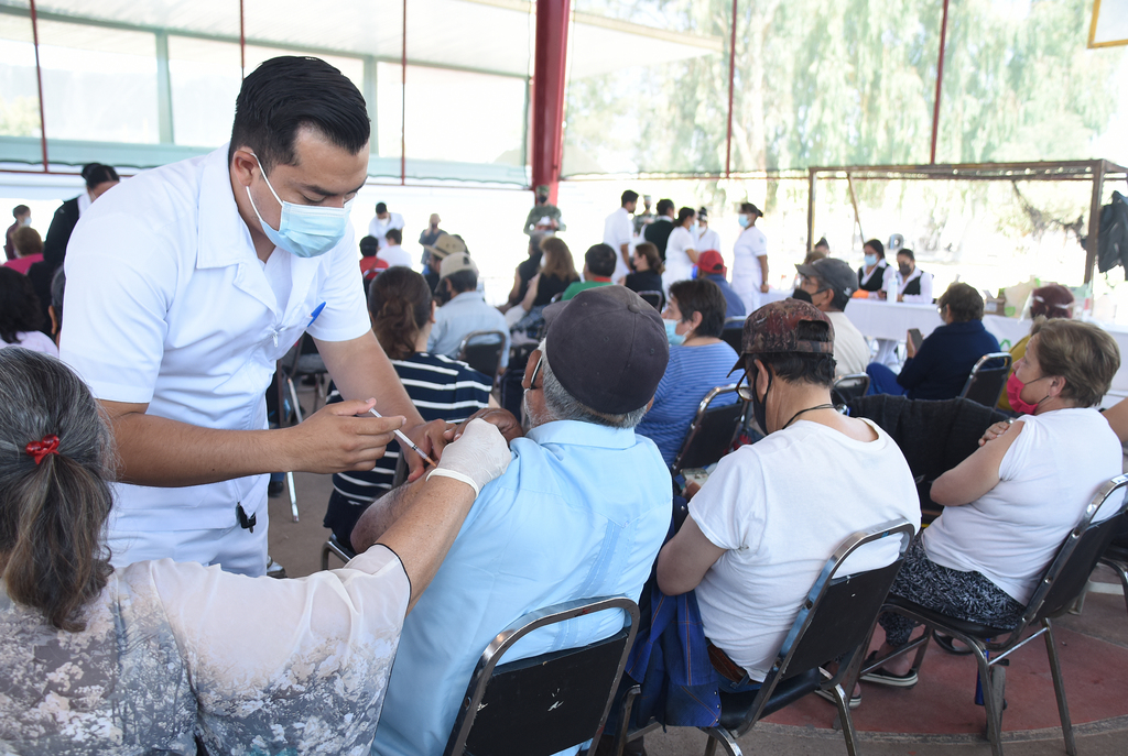 Vacunación contra COVID-19 en Torreón lleva 35.1 % de avance