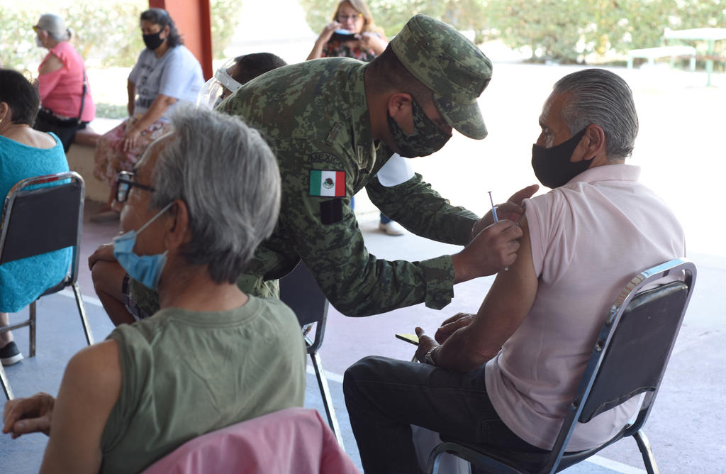 Falso que haya vacunación en Torreón para menores de 60 años: autoridades