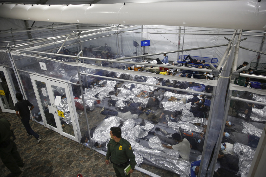 A hoteles, familias migrantes detenidas en EUA