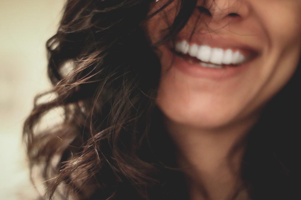 Riesgos y beneficios de usar carillas dentales
