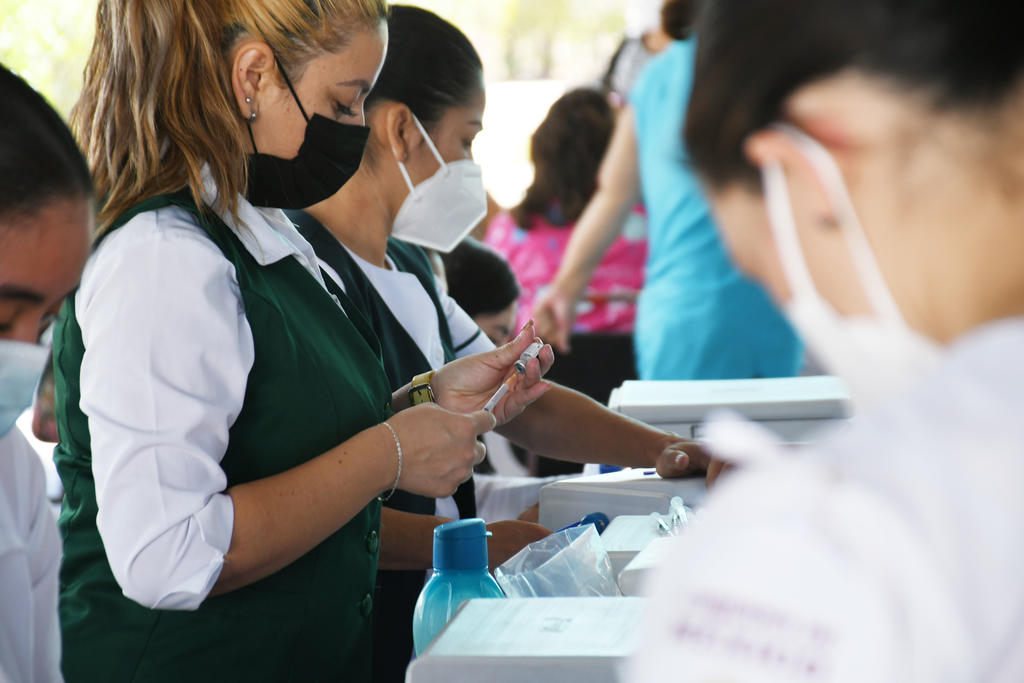 Iniciará el 20 de abril vacunación contra el COVID para maestros en Coahuila