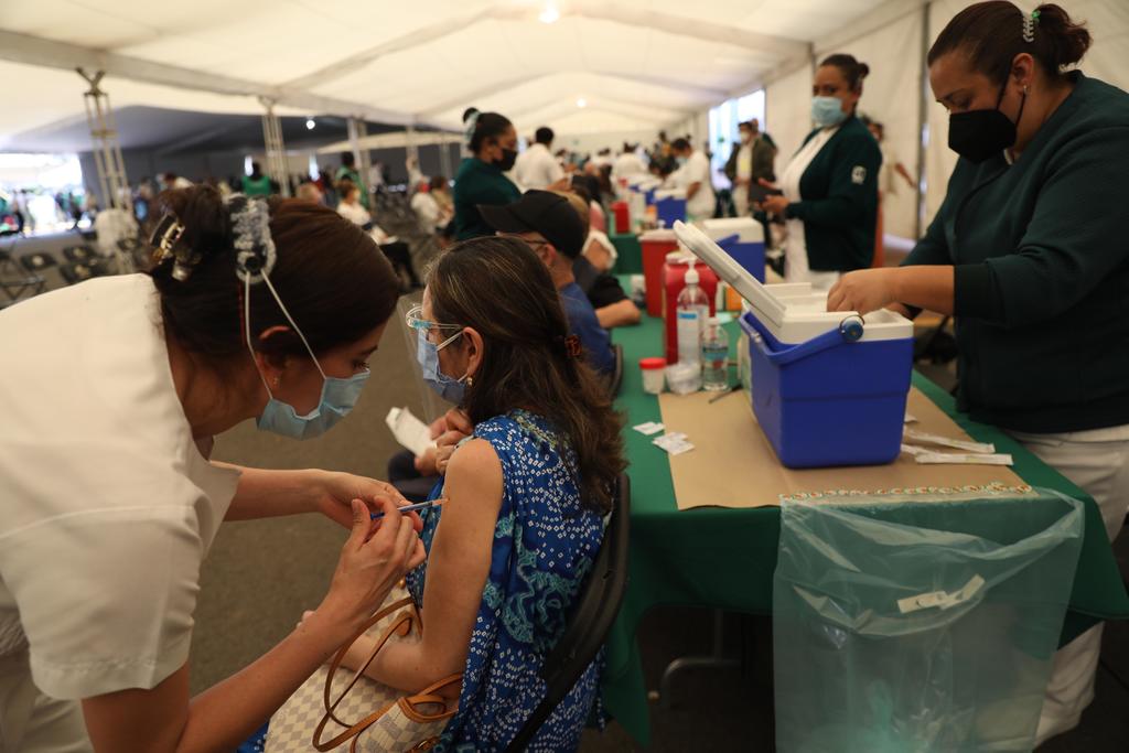 Paga gobierno de México vacunas contra COVID; no llegan