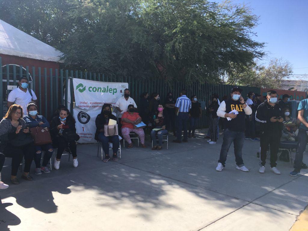 Sin contratiempos avanza vacunación de maestros en Campo Militar de San Pedro