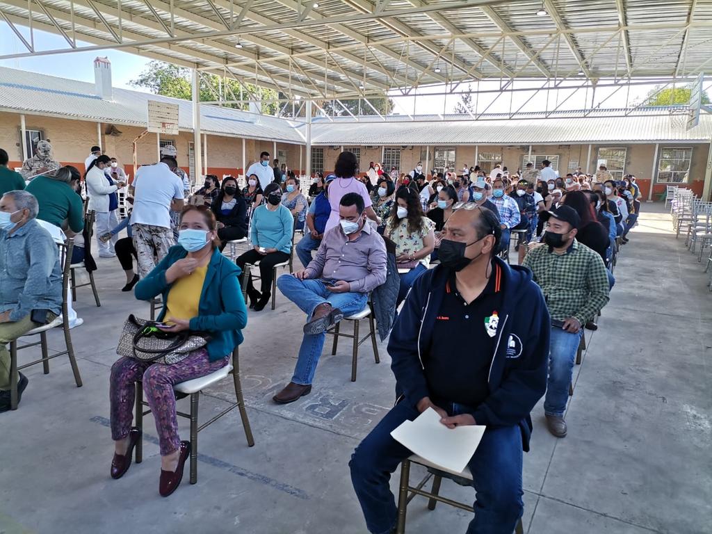 Vacunarán a 4,500 maestros en Nueva Rosita